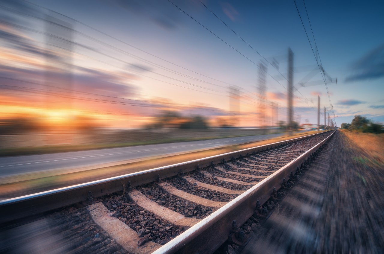 liebherr-ts-tracks-original-adobe-stock