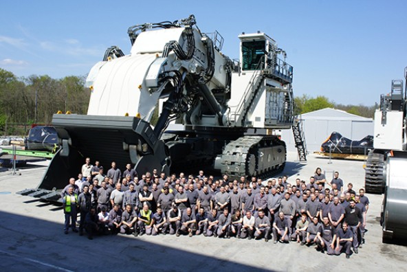 liebherr-mining-staff