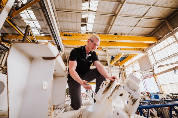 liebherr-careers-schueler-ausbildung-fachkraft-metalltechnik-konstruktionstechnik-2