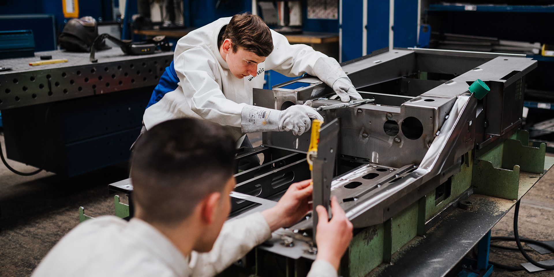 liebherr-careers-stage-schueler-ausbildung-kraftfahrzeugtechniker