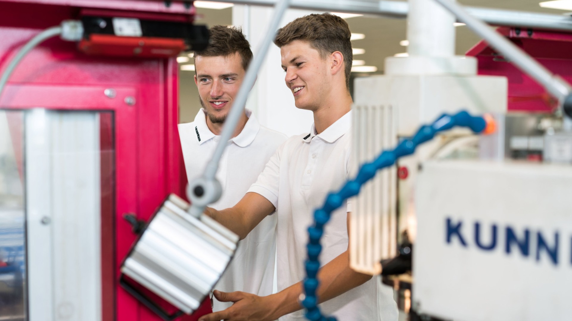 liebherr-careers-stage-schueler-ausbildung-maschinen-anlagenführer