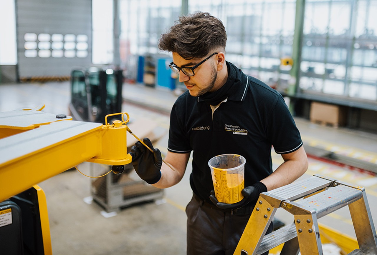 liebherr-careers-biberach-verfahrensmechaniker-fuer-beschichtungstechnik