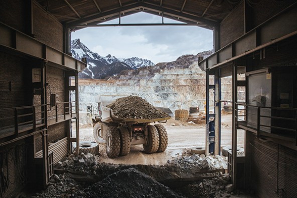 liebherr-geschaeftsbericht-2017-story-mining-1