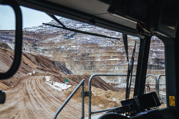 Liebherr_mining_586x390_bildkleintext4