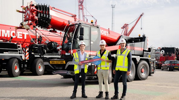 CMS169_liebherr-ltc1050-3-1e-mammoet-handover-96dpi