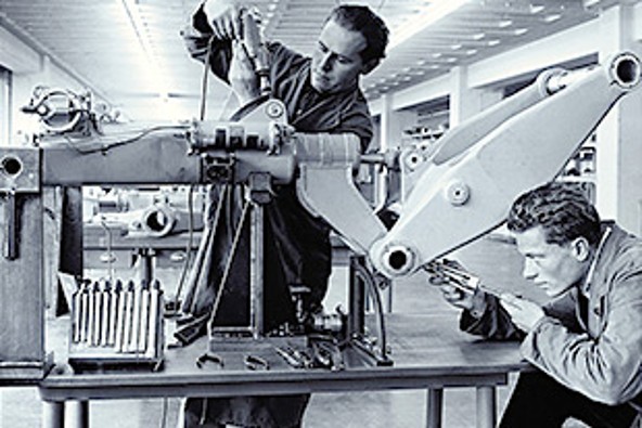 liebherr aerospace-landing-gear-1960