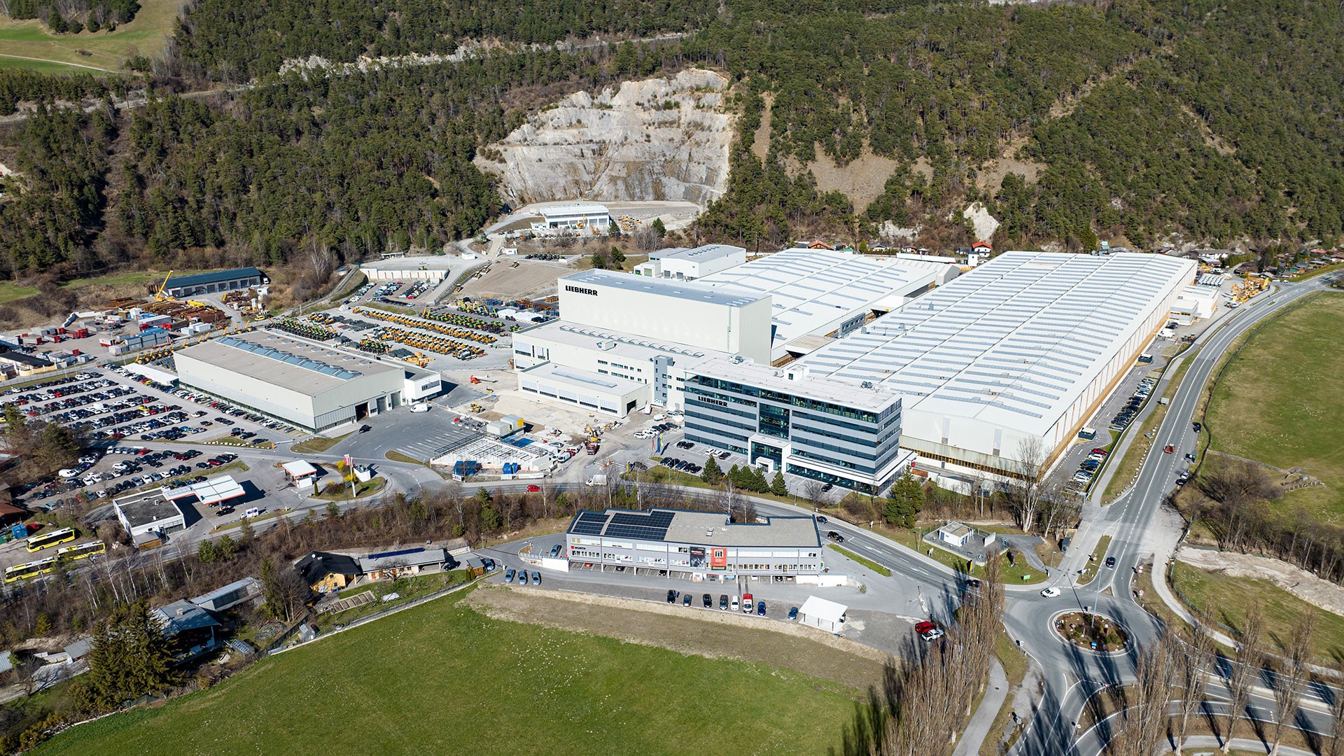 liebherr-telfs-stage-landscape