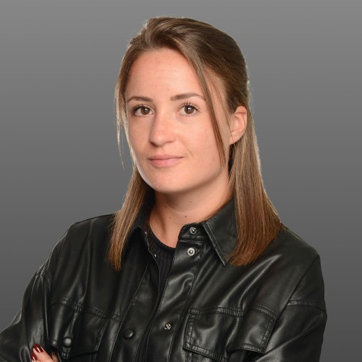 Teresa Hartmann, Kaufmännische Ausbildung
