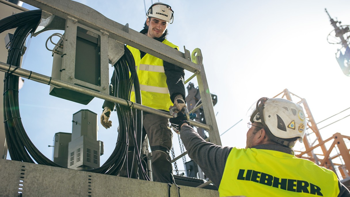 liebherr-bauma-magazine-vater-sohn-2