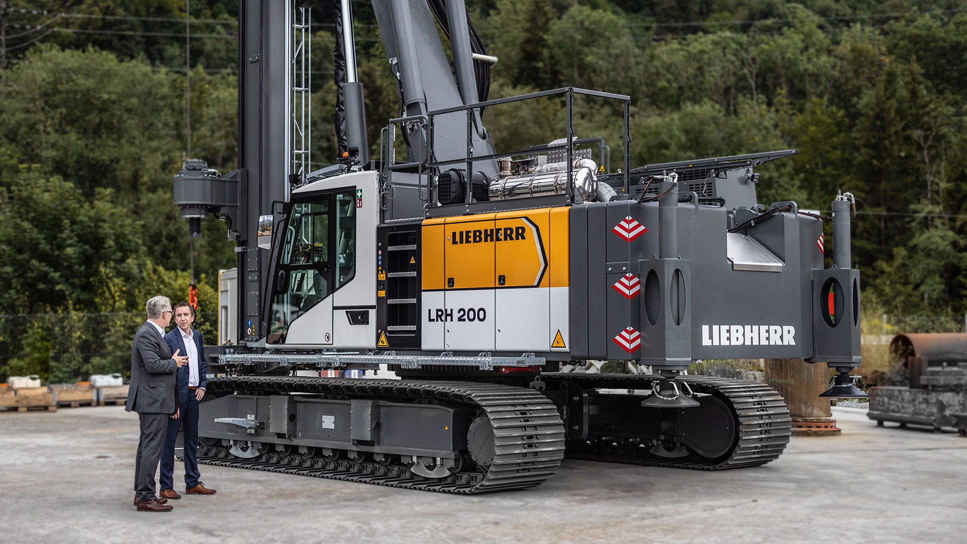 liebherr-bauma-ton-treffen-stage-02