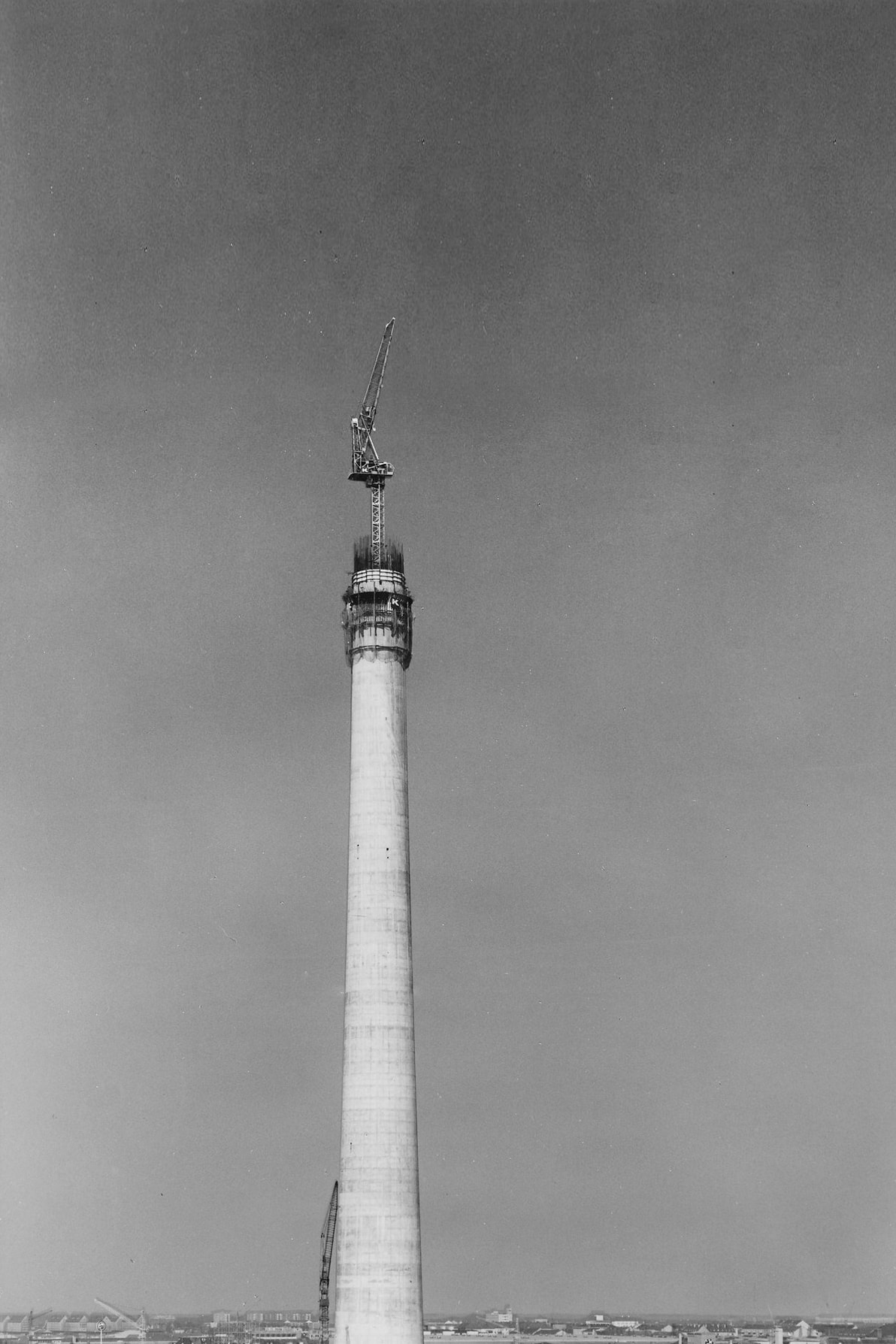 Hochformat_1192x1788px_Fernsehturm_Alt_3-min