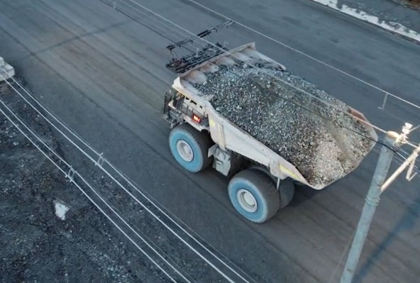 liebherr-women-in-mining-teaser_trolley 2