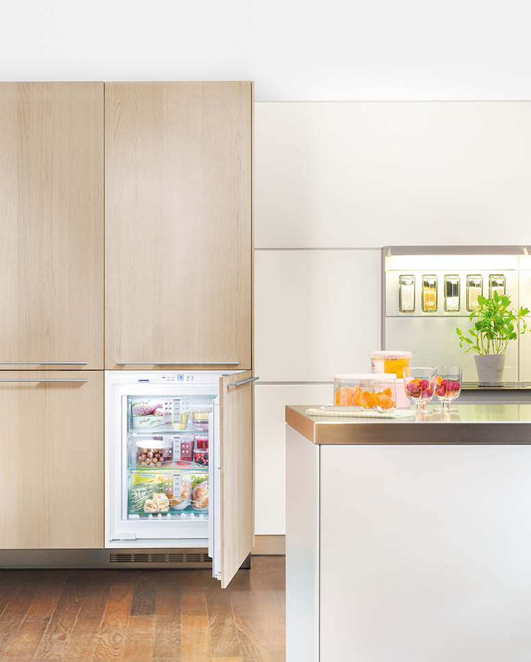 Exceptional convenience: the new NoFrost built-in freezers