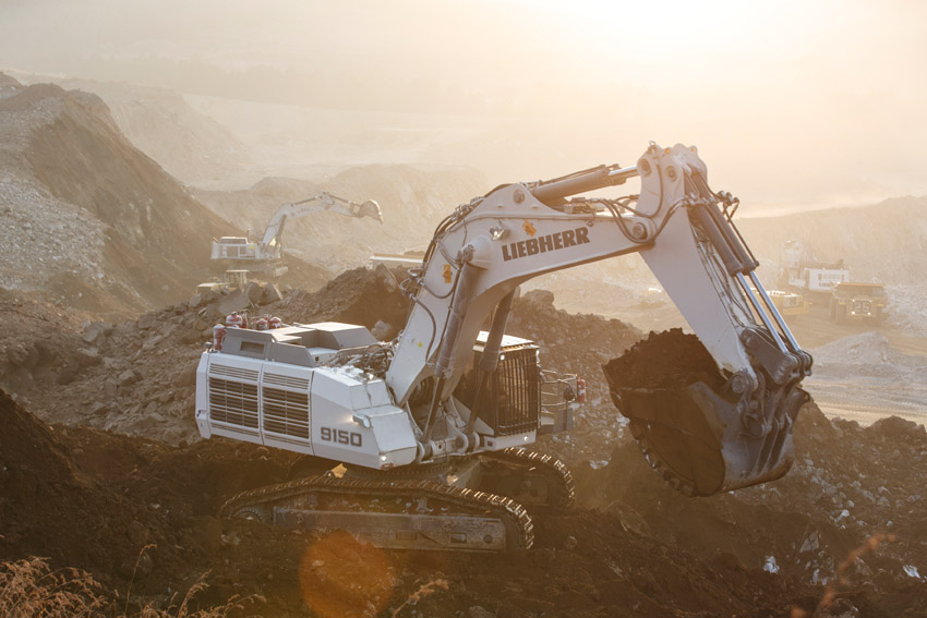 Live demonstration with Liebherr mining excavator R 9150 at the Steinexpo 2014