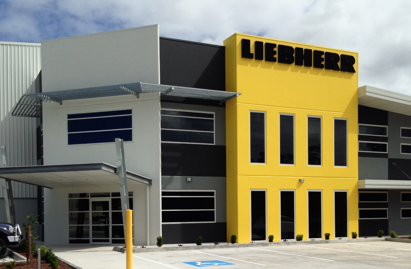 Liebherr-Australia opens new Sales and Service Centre near Brisbane