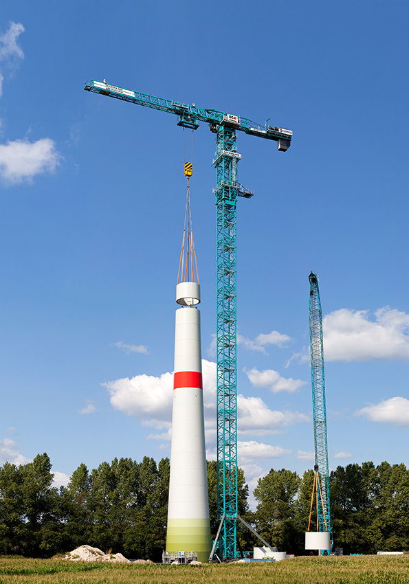 First trial - Liebherr 1000 EC-B 125 Litronic Flat-Top crane erects wind turbine