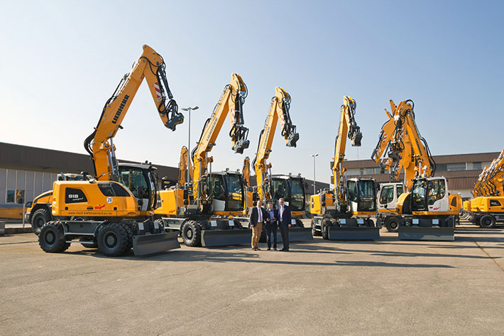 Georg Moll Tief- + Straßenbau receive five new Liebherr wheeled excavators