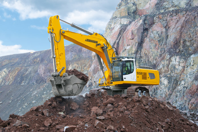 Award winning R 956 Crawler Excavator – Liebherr Receives Two Best Product Awards in the USA