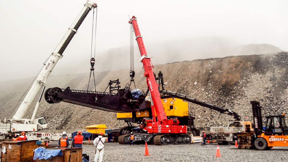 Liebherr telescopic crawler crane shows its qualities for mining operations