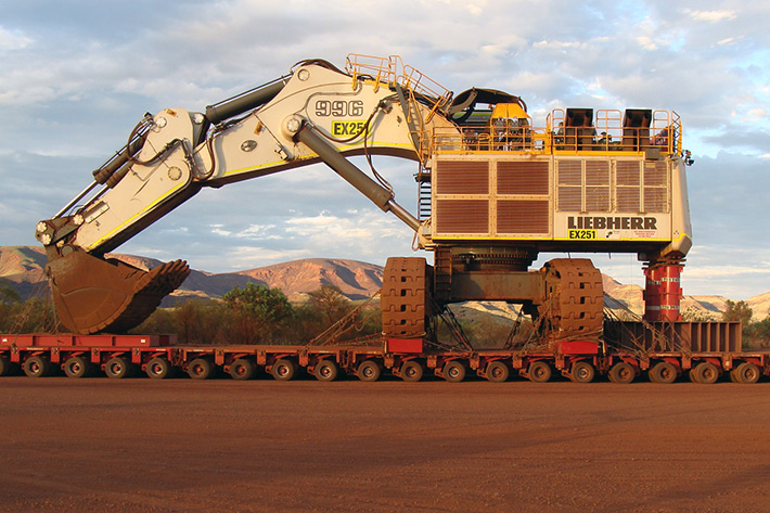 The Transport of a Liebherr R 996 Sets Records