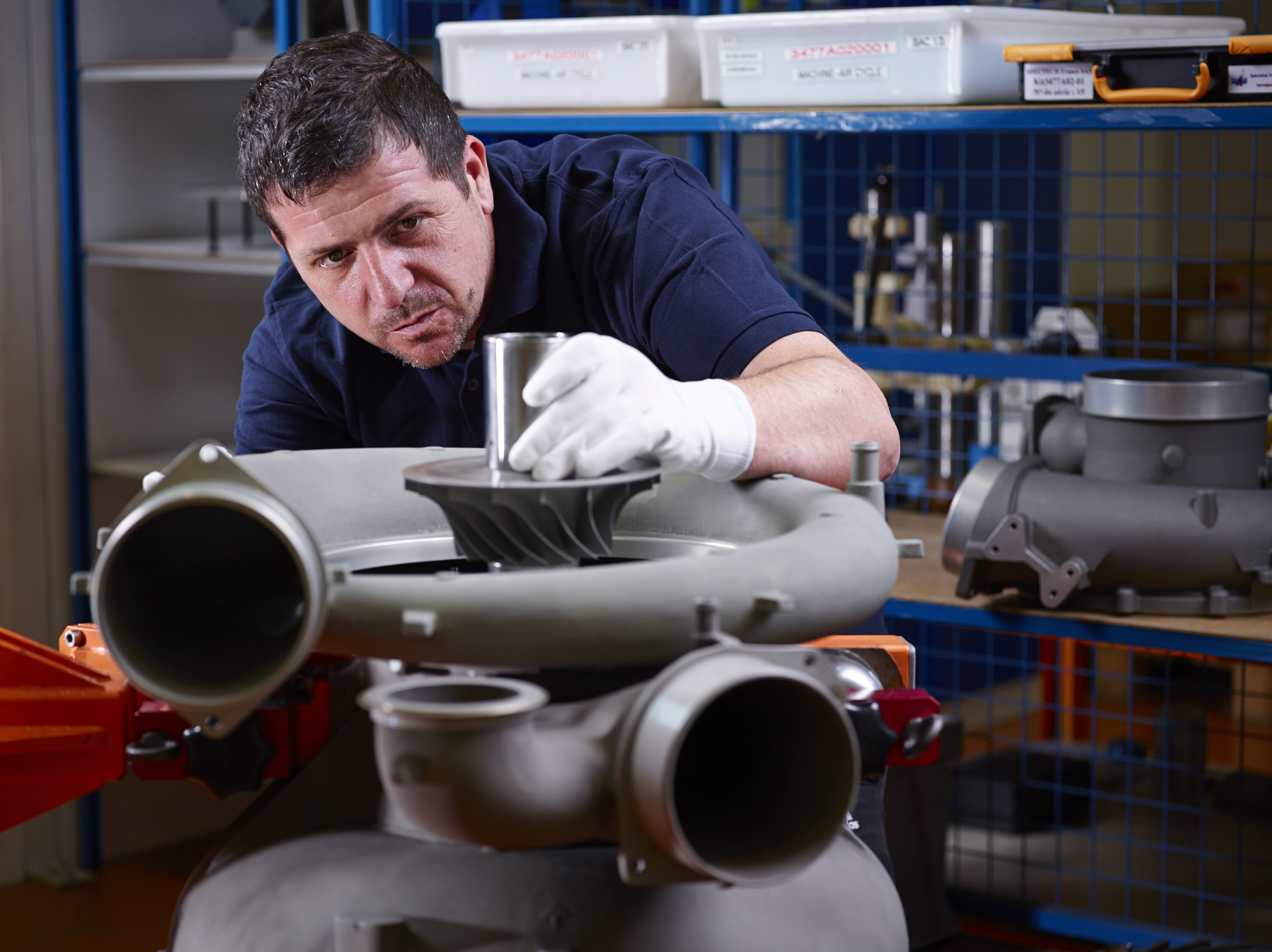 Liebherr-Aerospace publishes a list of MROs licensed for technical publications