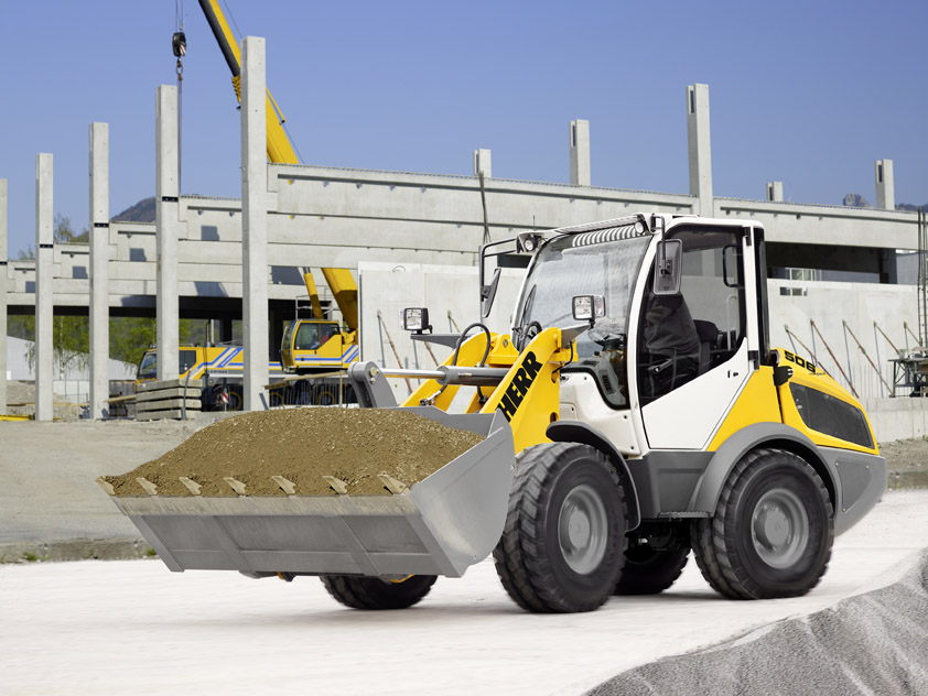 The safe option among compact loaders: Liebherr will be presenting the Compact Loader L 506 at Intermat 2015