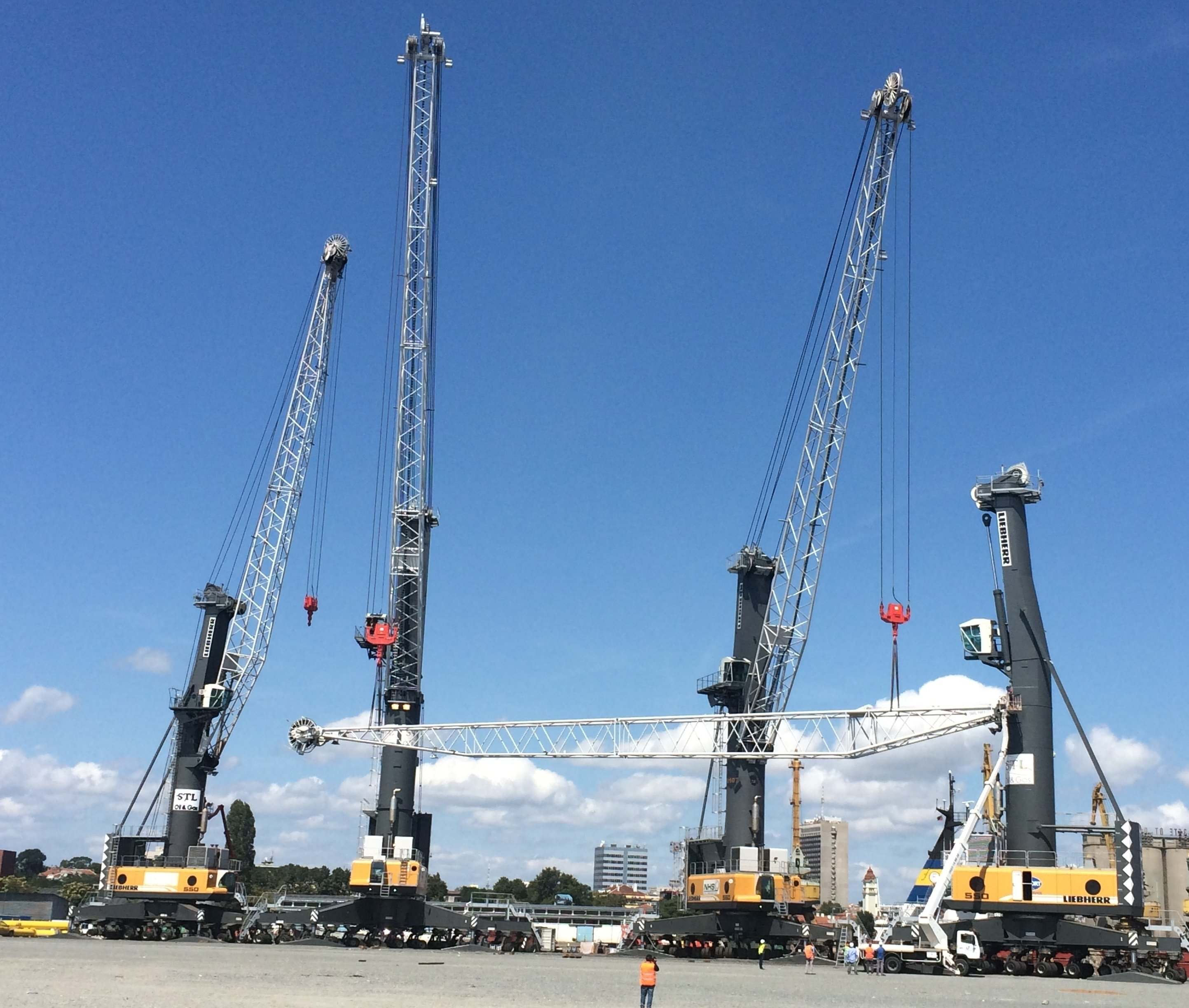 Liebherr mobile harbour cranes set all-time record