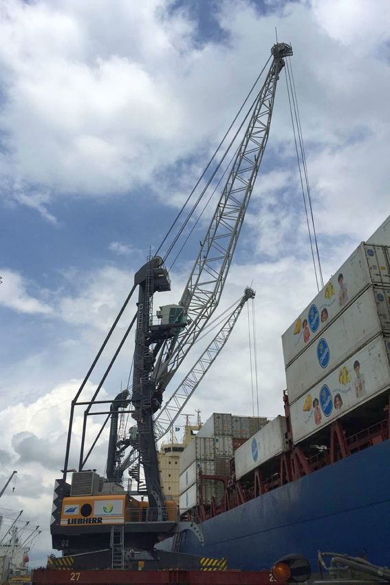 Entregas de grúas móviles portuarias en Latinoamérica