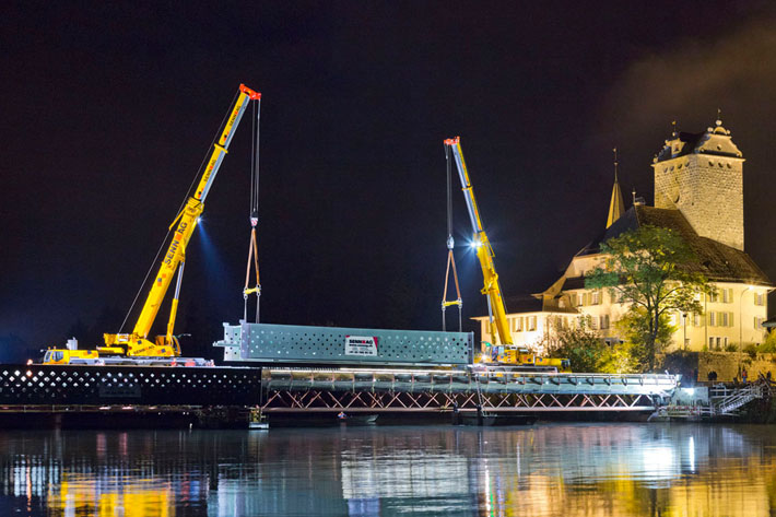 Liebherr VarioBase® allows bridge to be constructed despite minimal space availability for mobile cranes