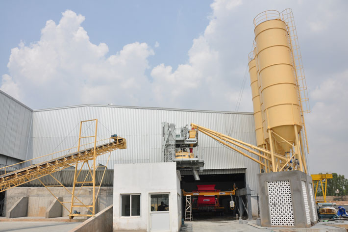 Liebherr Batching Plant „Compactmix 1.0” on the job in Bangalore, India