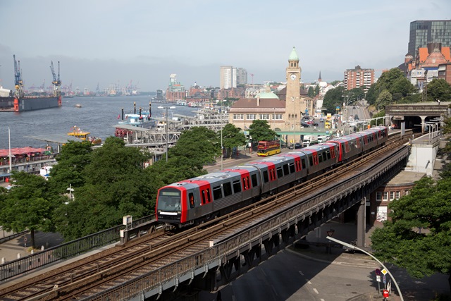 Liebherr Supplies Air Conditioning Units and Heating Systems to Hamburger Hochbahn AG