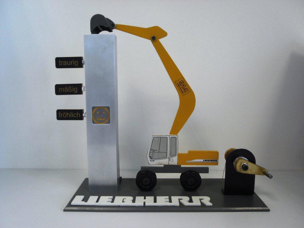 Auszubildende von Liebherr erhalten Rohde & Schwarz-Preis für Metall-Projekt