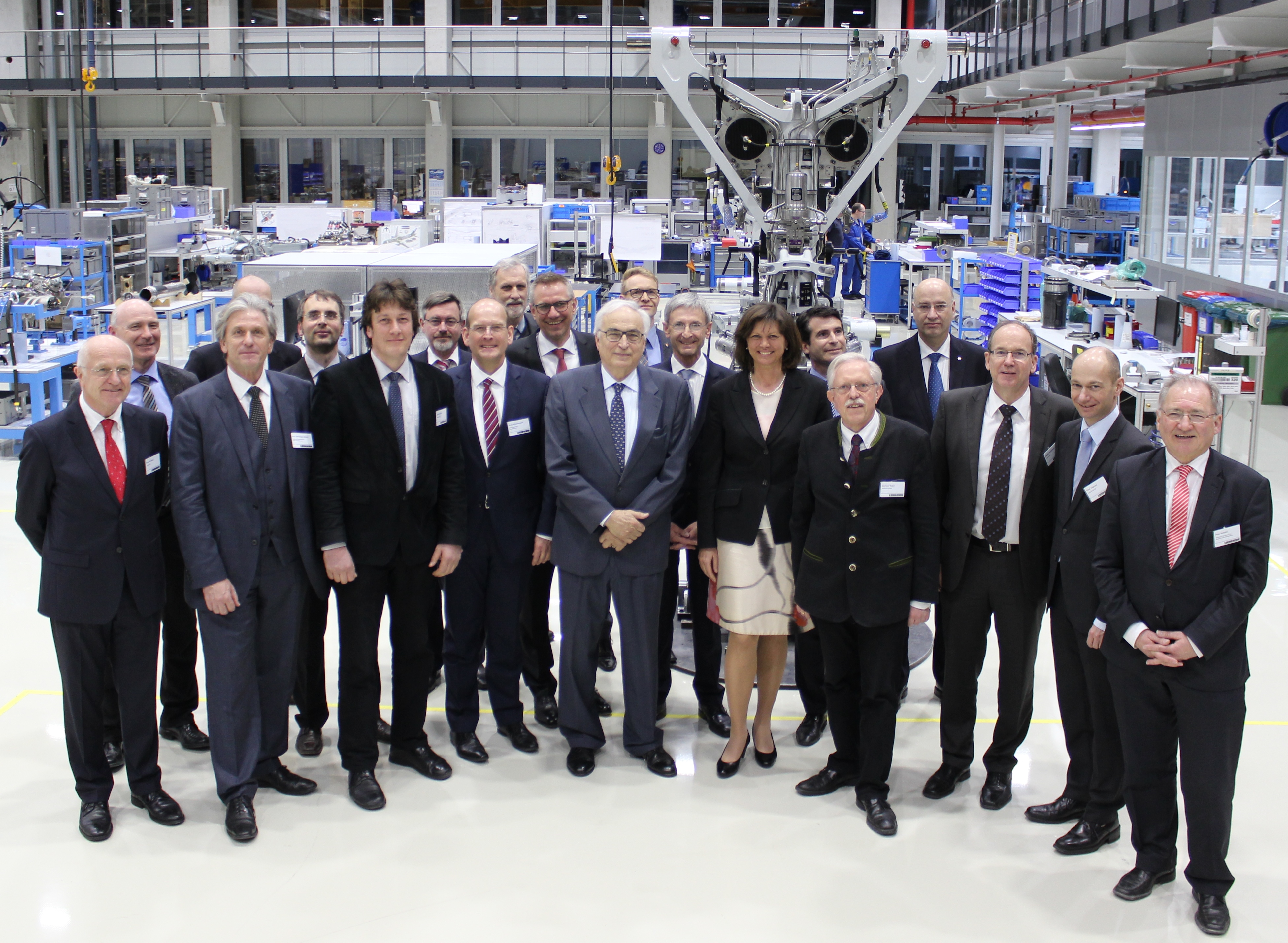 La ministre d'État, Mme Aigner, et le secrétaire d'État, M. Hofelich, invités de Liebherr-Aerospace