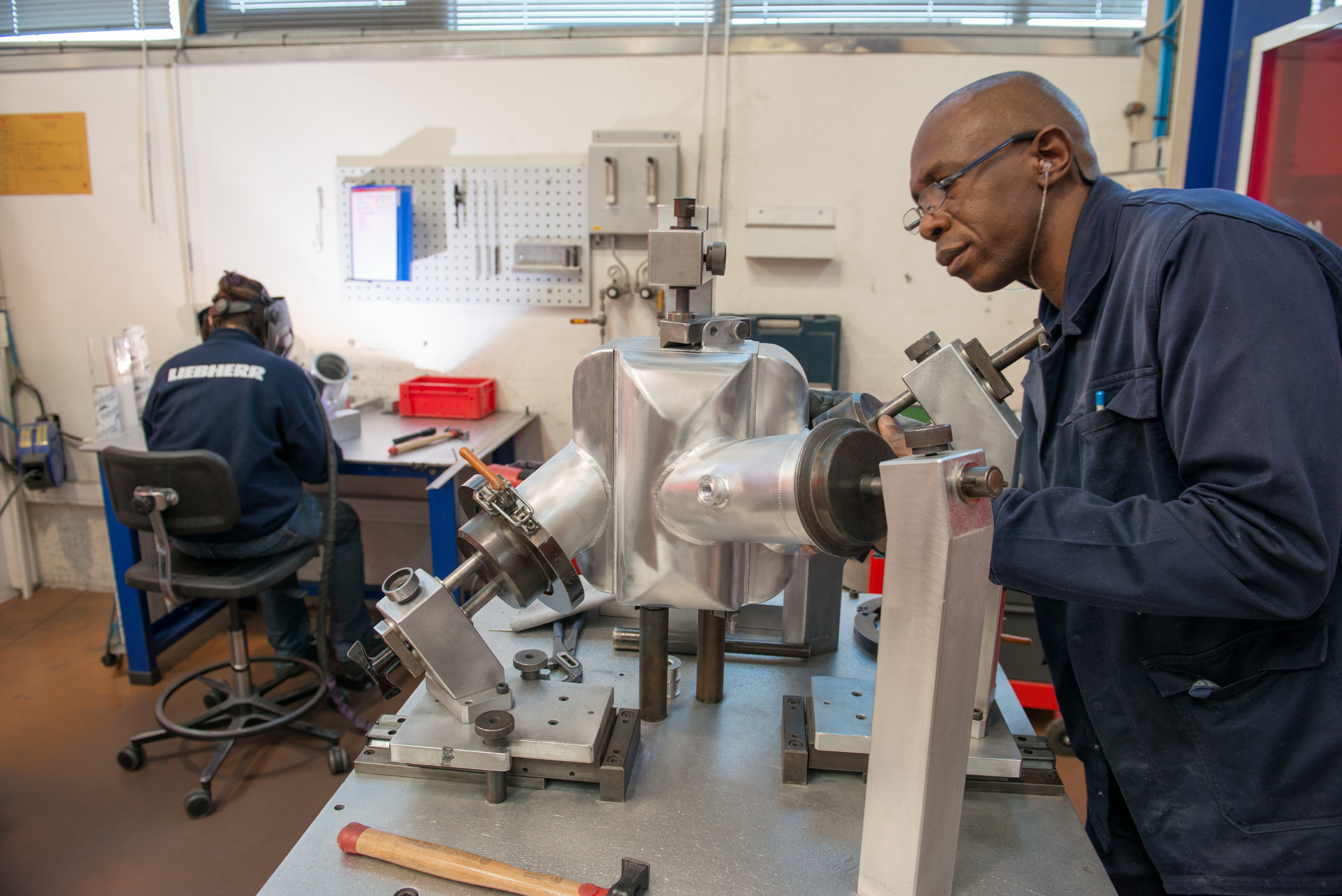 Industry week at Liebherr-Aerospace Toulouse SAS