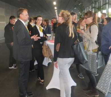 Liebherr präsentiert Kooperationsstudiengänge an der Hochschule Neu-Ulm