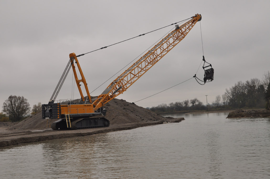 Jobsite premiere of Liebherr’s largest duty cycle crawler crane