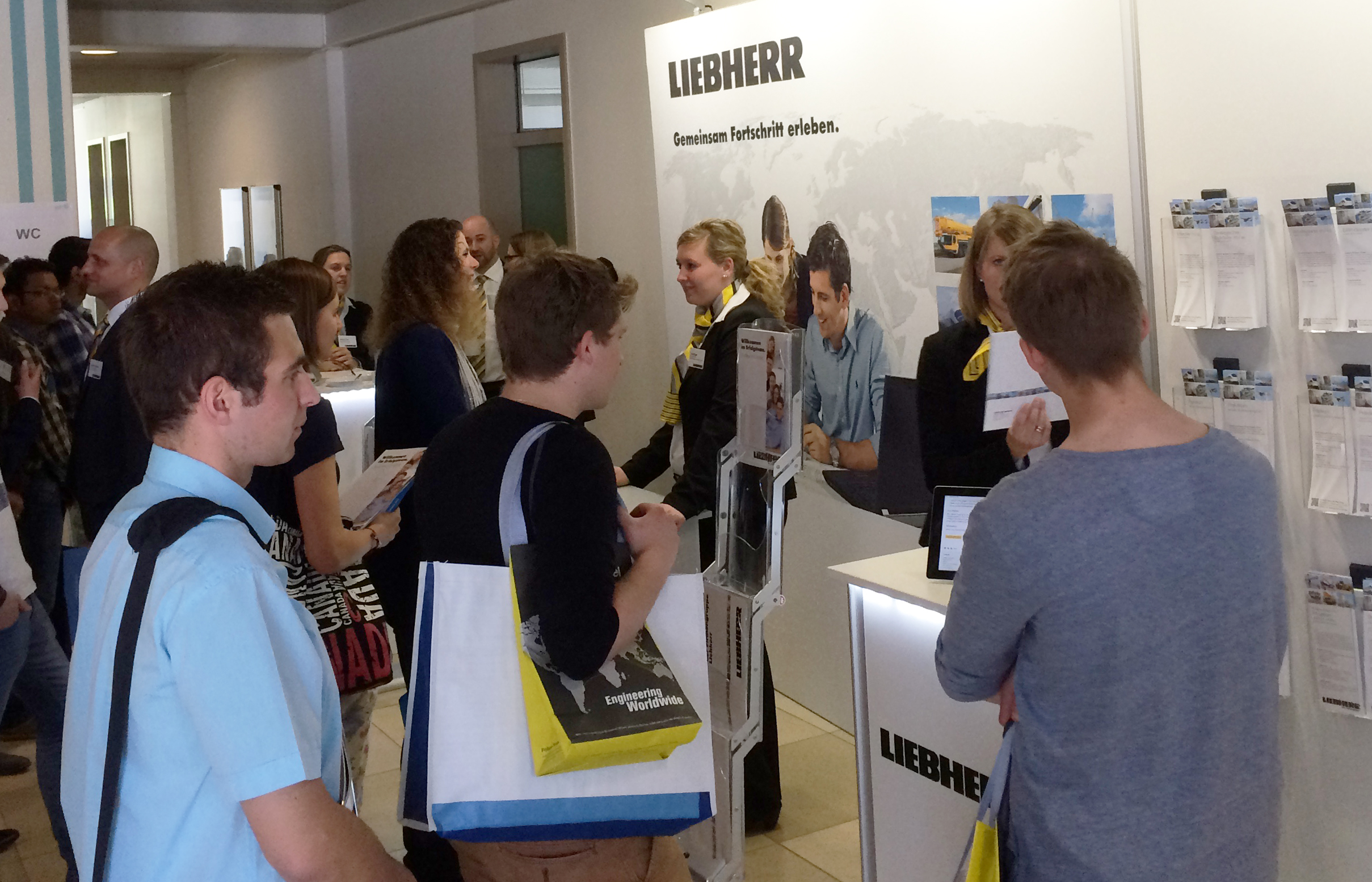Liebherr präsentiert sich auf der Allgäuer Hochschulmesse 2015