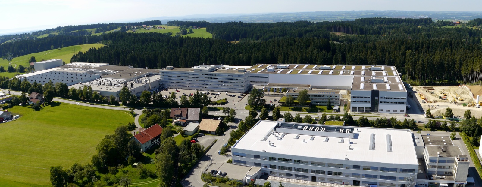 Liebherr-Aerospace Wins Contract for Boeing 777X