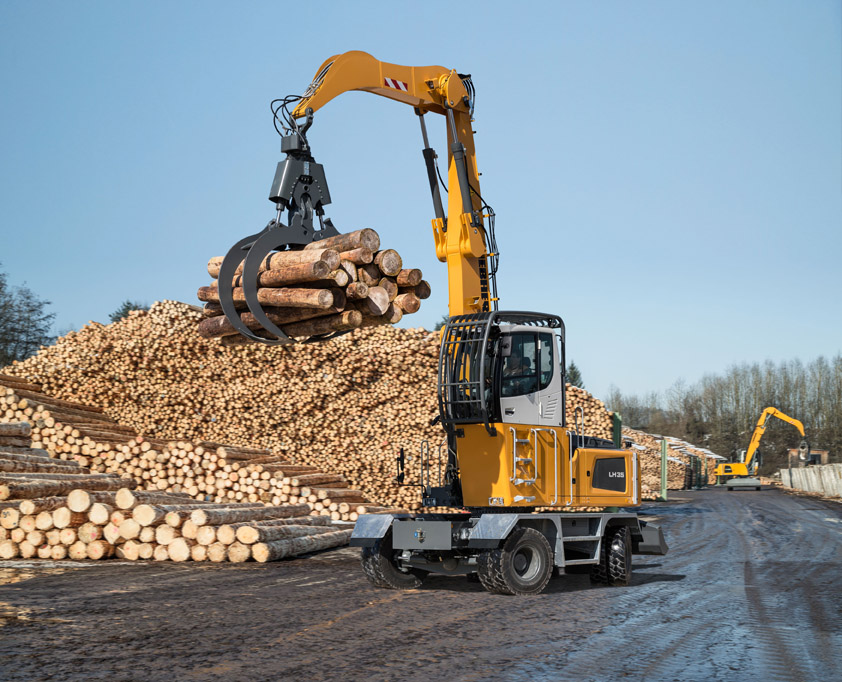 Liebherr presents new LH 35 M Timber material handler at the Ligna 2015 Trade Fair