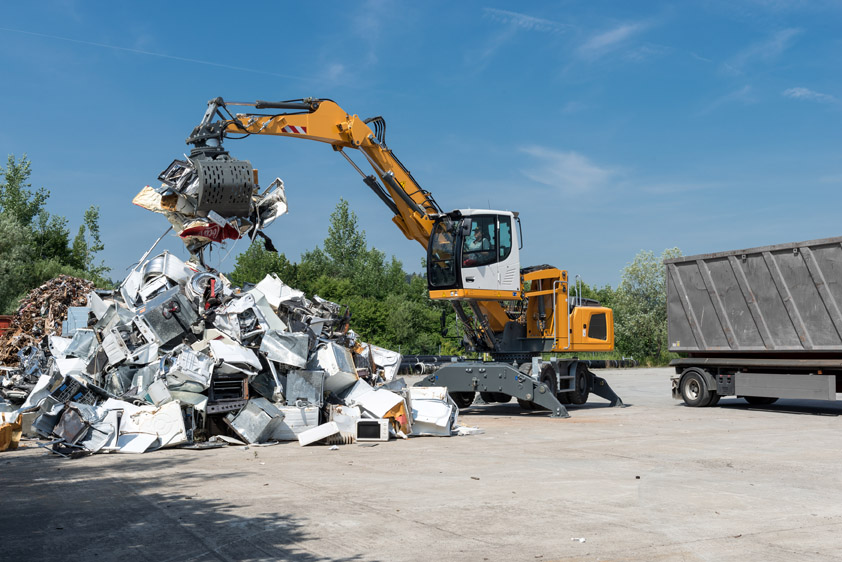 Liebherr LH 22 M Material Handling Machine at the 2015 Maskin Expo