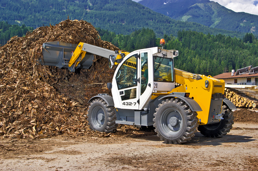 Liebherr telescopic handler TL 432-7 at the Maskin Expo 2015: new model with 7 m lifting height