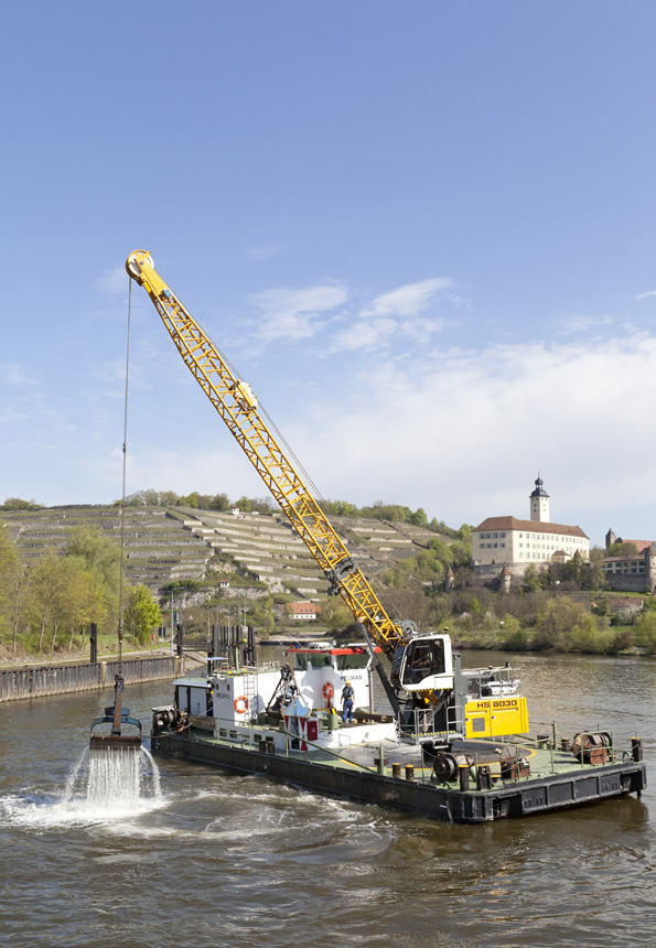 Liebherr-Hydroseilbagger HS 8030 HD auf der RoadShow 2015
