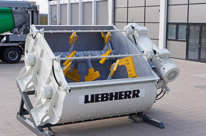 Liebherr-RoadShow 2015: Vielfältige Lösungen zur Herstellung und zum Transport von Qualitätsbeton