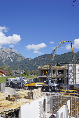 Liebherr-Autobetonpumpe 37 Z4 XXT mit innovativer Abstützung zum ersten Mal auf der NordBau