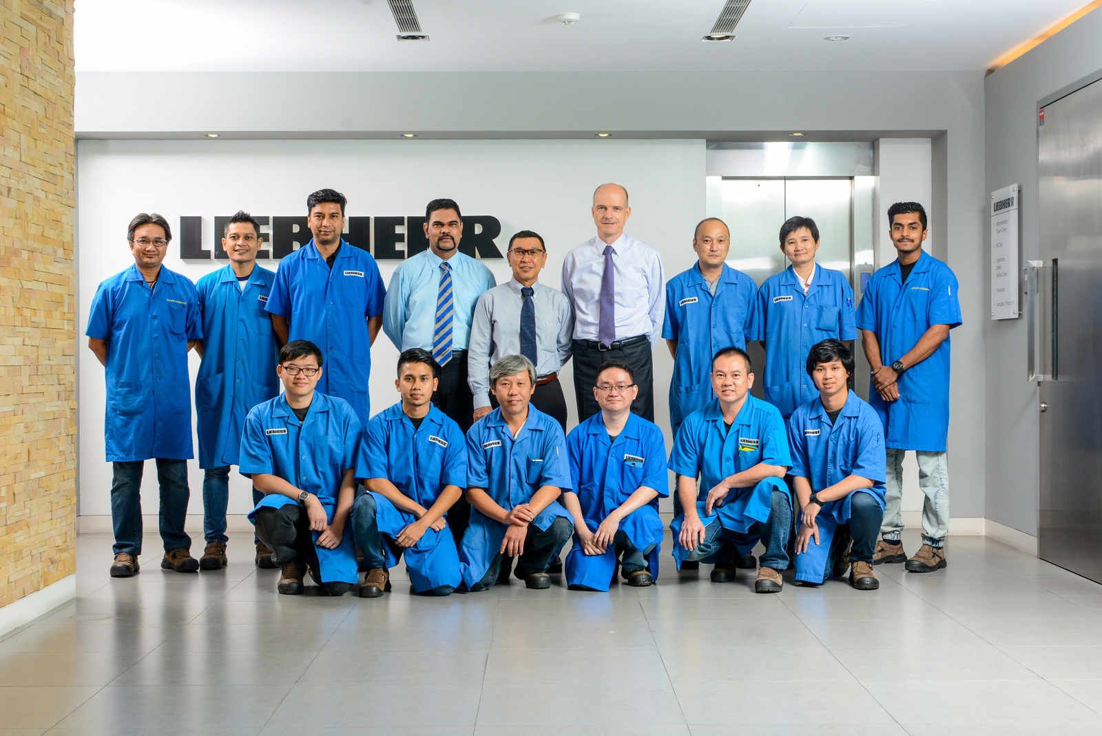 Liebherr-Aerospace Singapore signs contract renewals with major Singaporean customers