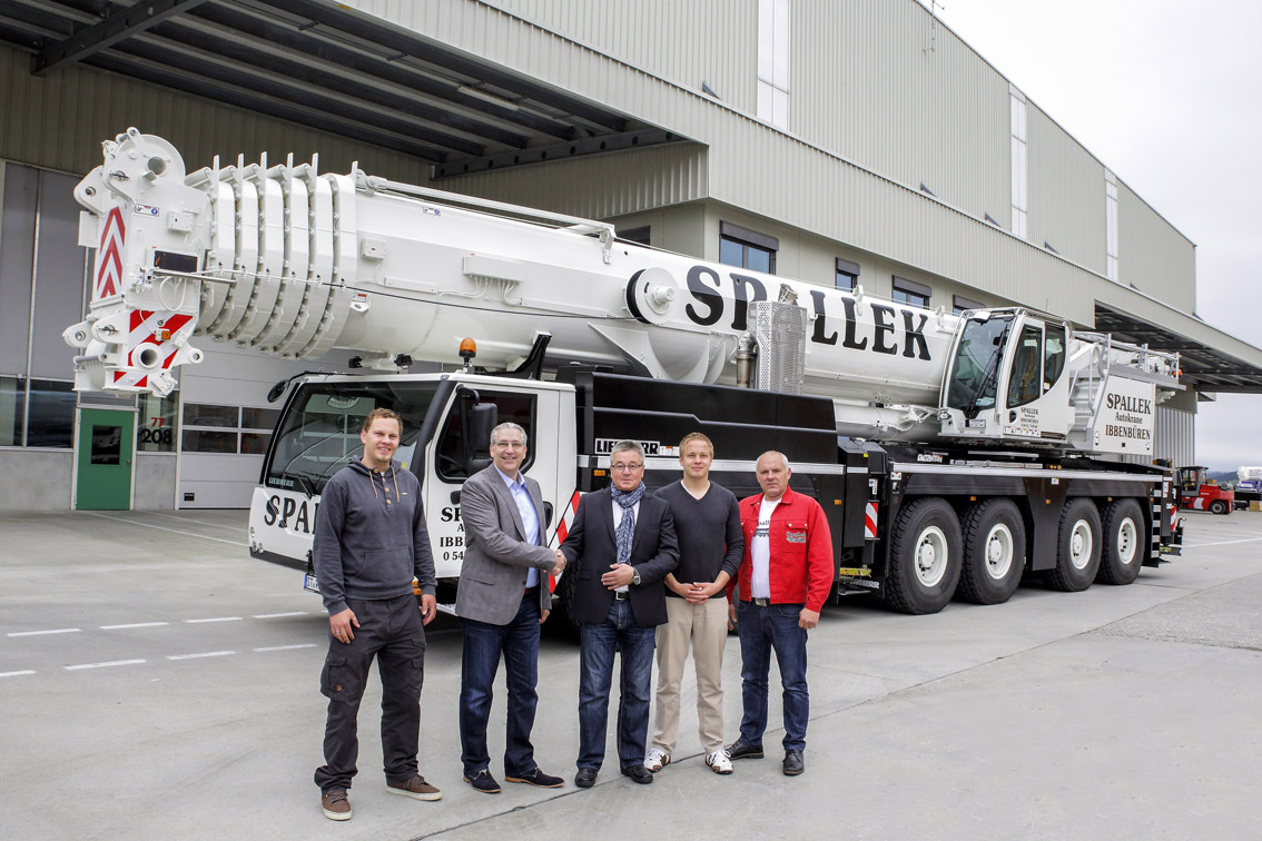 Entering a new load capacity class – Spallek invests in Liebherr LTM 1300-6.2 mobile crane