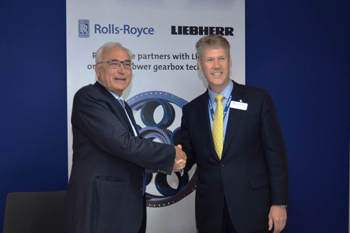 Liebherr et Rolls-Royce célèbrent la création de leur coentreprise au Salon du Bourget 2015