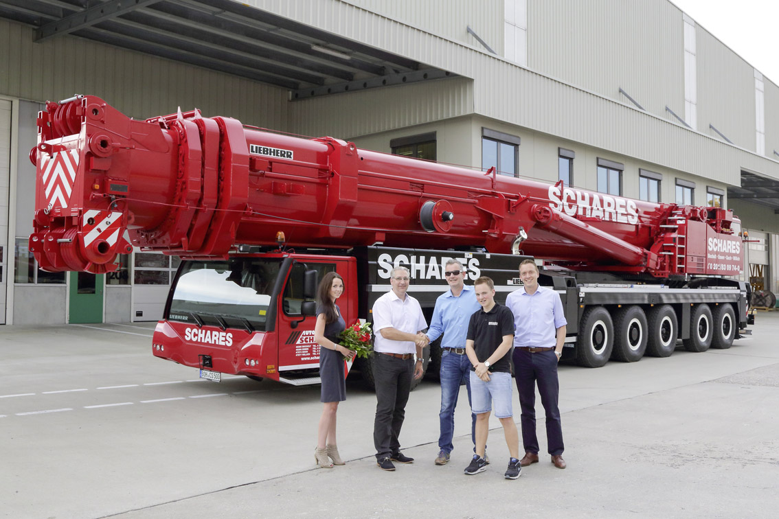 One size bigger – Autokrane Schares GmbH takes delivery of LTM 1500-8.1 heavy duty mobile crane from Liebherr