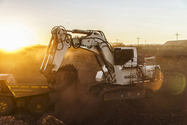 Nouvelle pelle minière Liebherr R 9200 dévoilée sur la Bauma 2016