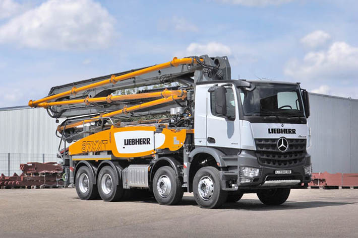 Liebherr Truck-Mounted Concrete Pump 37 Z4 XXT with Innovative Outrigger System at the 2016 World of Concrete
